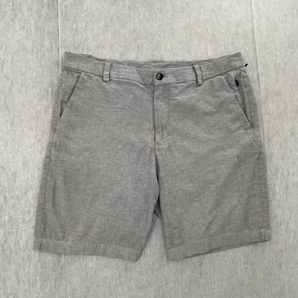 Lululemon Shorts Adult 34 Gray Commission Classic Pockets Chino Logo Mens